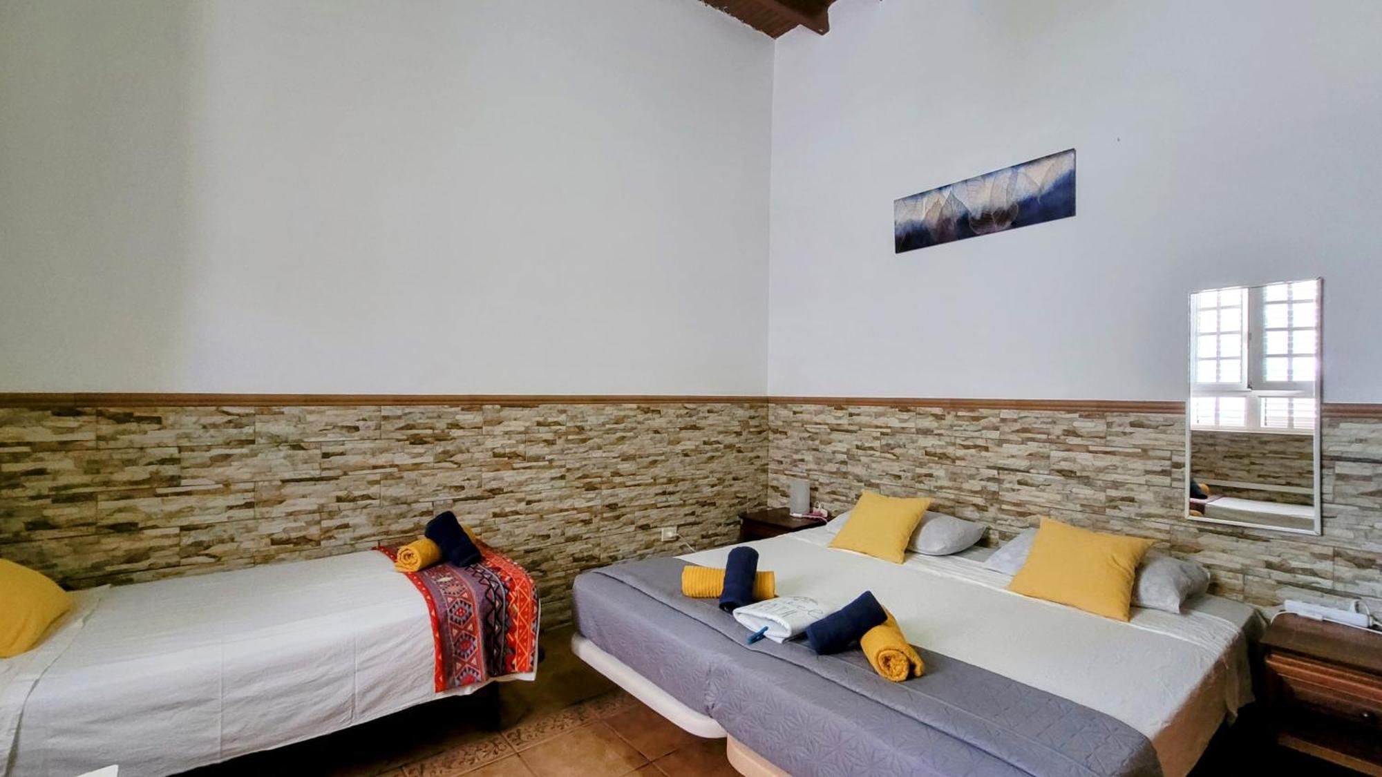 Eden Guesthouse Sardina Buitenkant foto