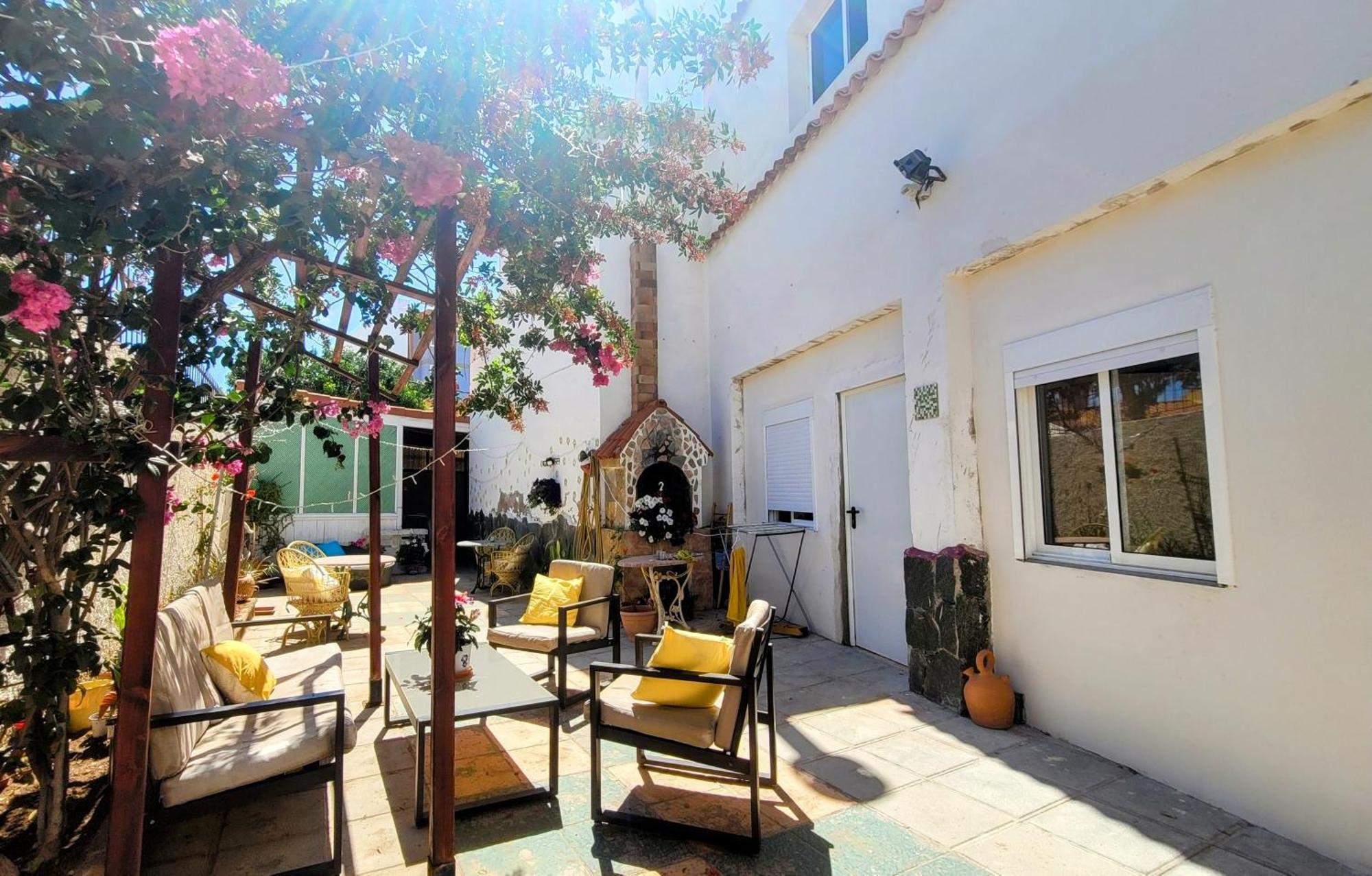 Eden Guesthouse Sardina Buitenkant foto