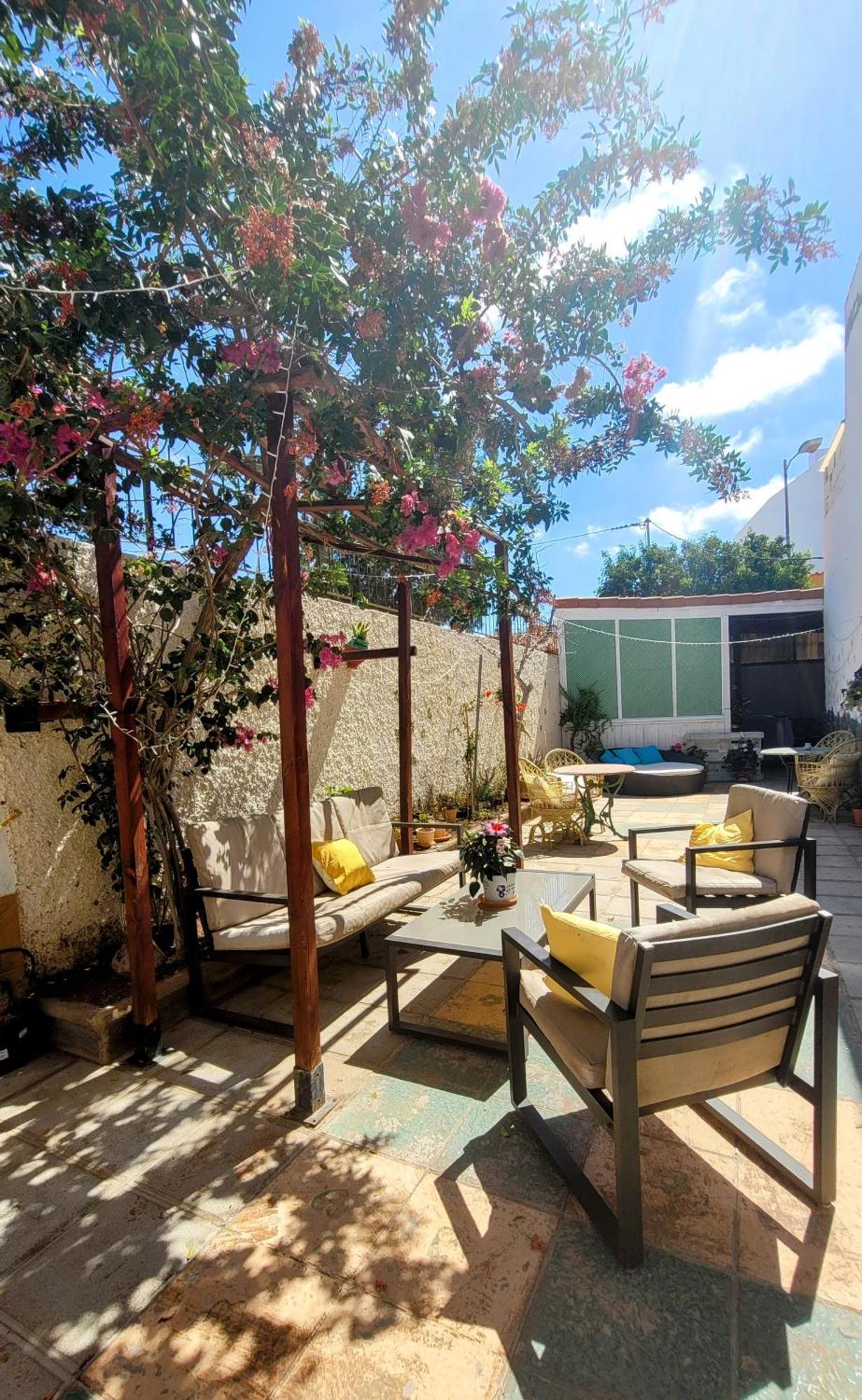 Eden Guesthouse Sardina Buitenkant foto